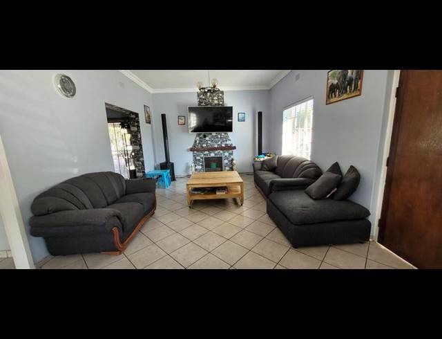 3 BEDROOM HOUSE FOR SALE IN BRACKENHURST